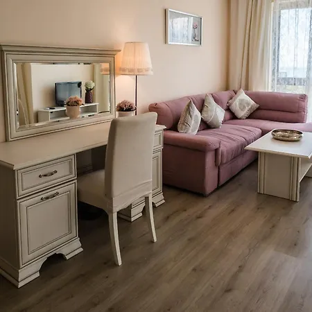 White Rock Castle & Wellness Club Hotel