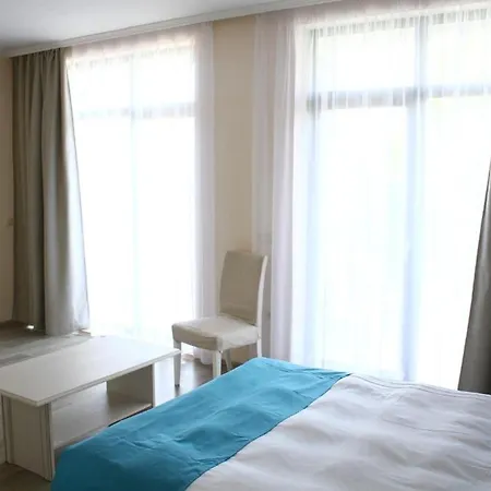 White Rock Castle & Wellness Club 3*
