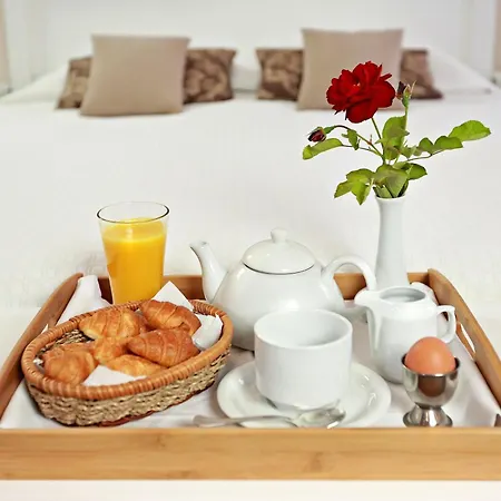 White Rock Castle & 3*