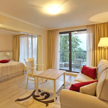 White Rock Castle & Wellness Club 3* Balchik