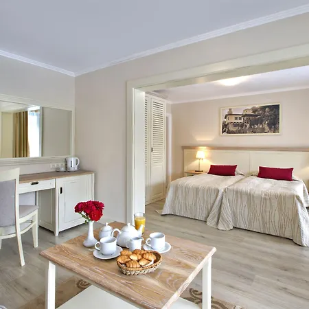 White Rock Castle & Wellness Club 3*