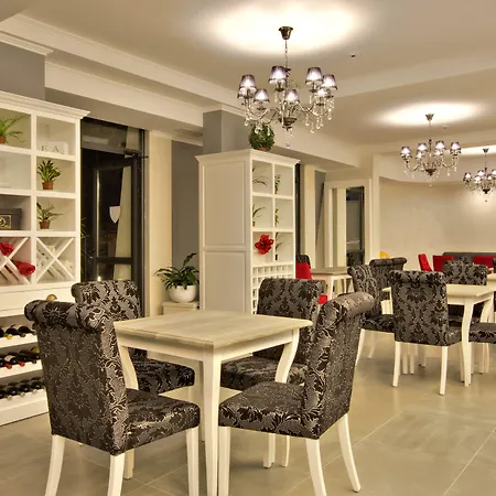 White Rock Castle & Wellness Club 3* Balchik