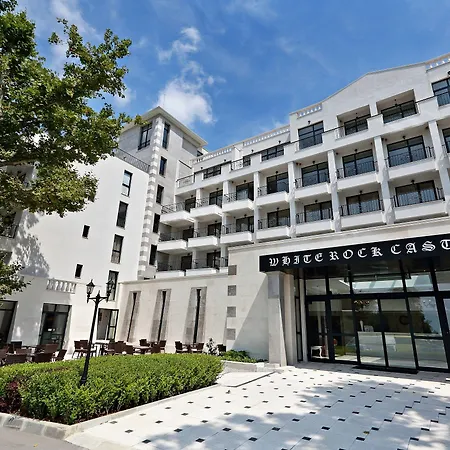 White Rock Castle & Wellness Club Hotel