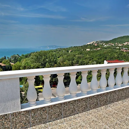 White Rock Castle & Wellness Club