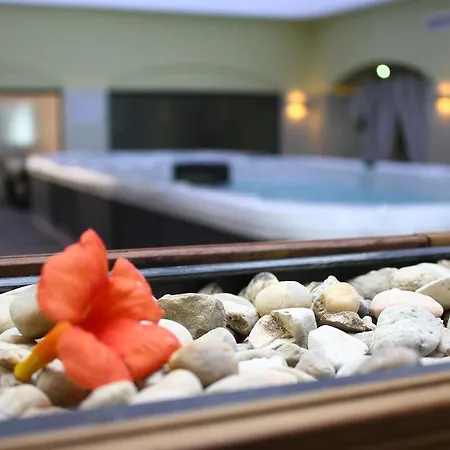 White Rock Castle & Wellness Club
