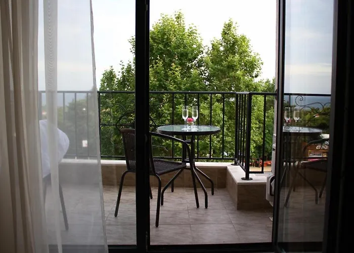 호텔 White Rock Castle & 발치크