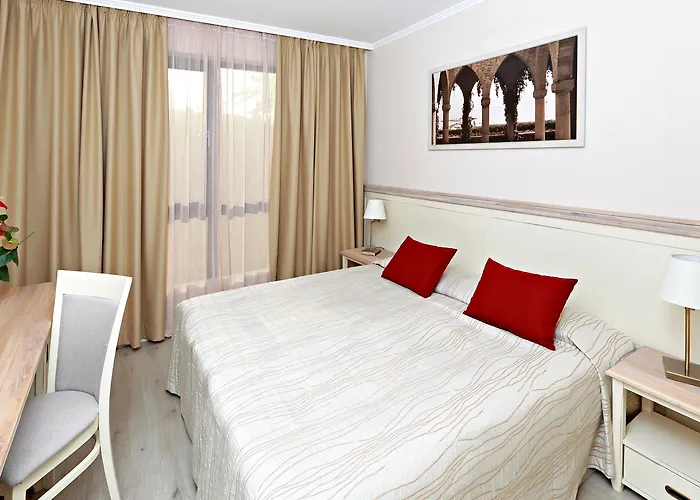 호텔 White Rock Castle & 발치크