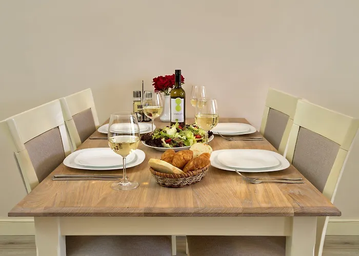 White Rock Castle & 3* 발치크