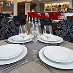 White Rock Castle & Otel 3*