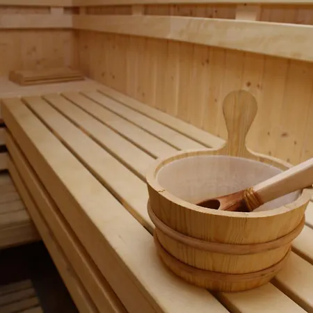 White Rock Castle & فندق 3*