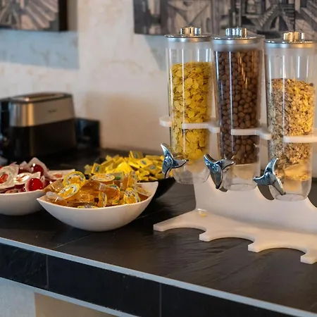 White Rock Castle & بالشيك