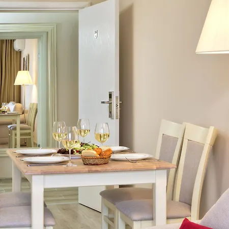 فندق White Rock Castle &