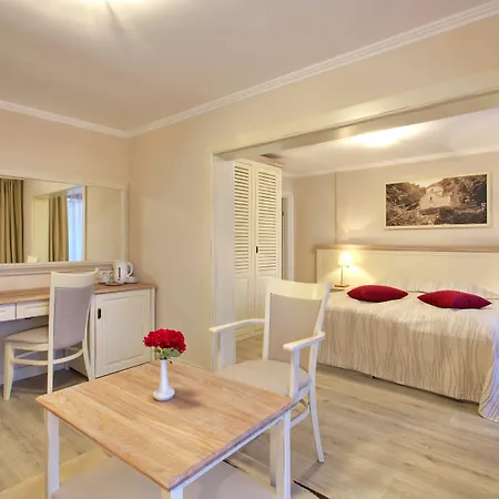 Hotel White Rock Castle &