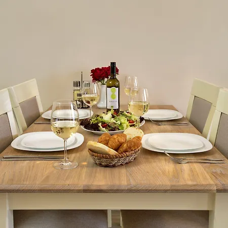 White Rock Castle & 3* Balcsik