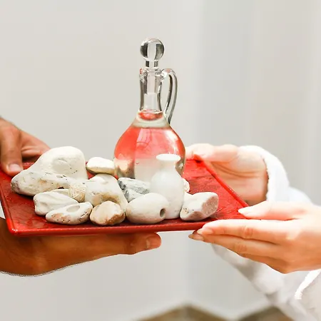 White Rock Castle & فندق 3*