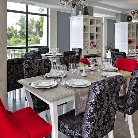 White Rock Castle & 3* Balcsik