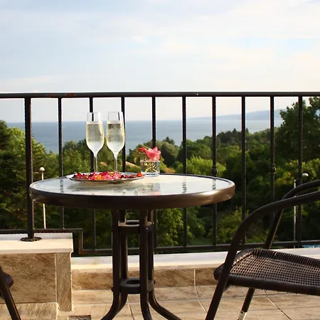 Hotel White Rock Castle & Wellness Club 3*