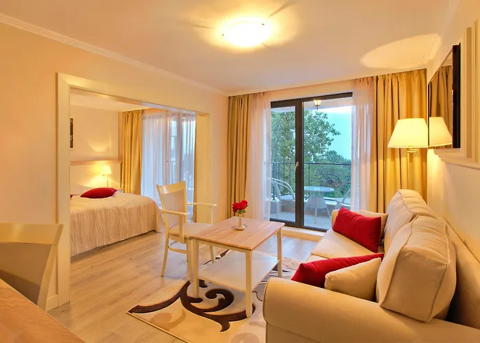 ホワイト ロック キャッスル スイート ＆ スパ ホテル 3*