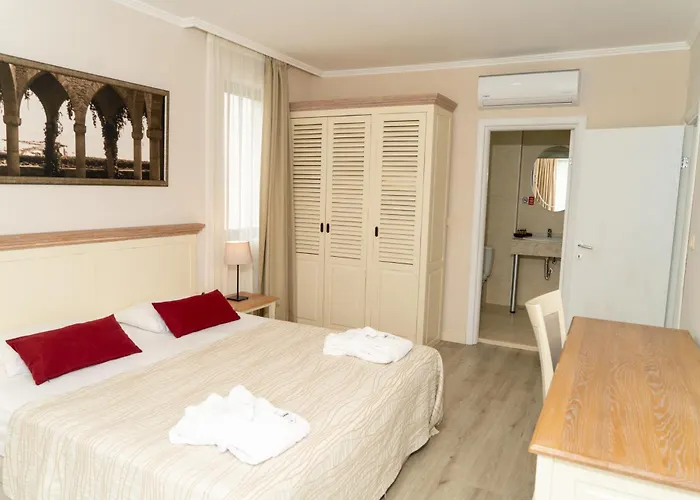 Hotel White Rock Castle & 3*