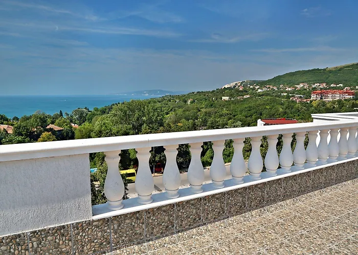 ホワイト ロック キャッスル スイート ＆ スパ