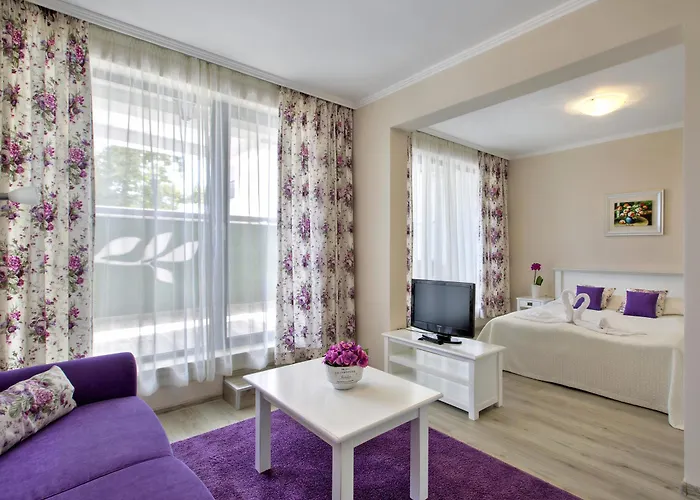 ホワイト ロック キャッスル スイート ＆ スパ ホテル 3*