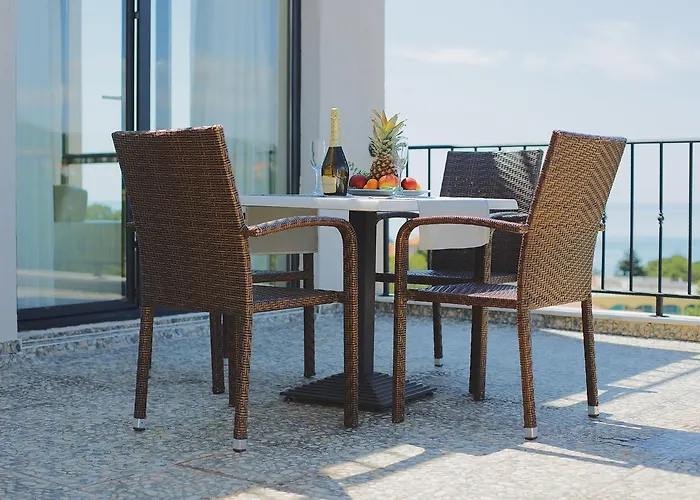 White Rock Castle & Hotel 3*